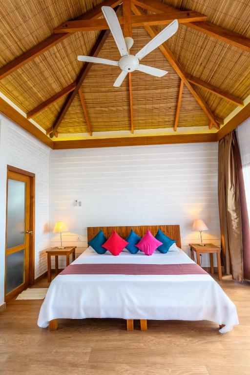 White Sands Beach Resort Lembeh