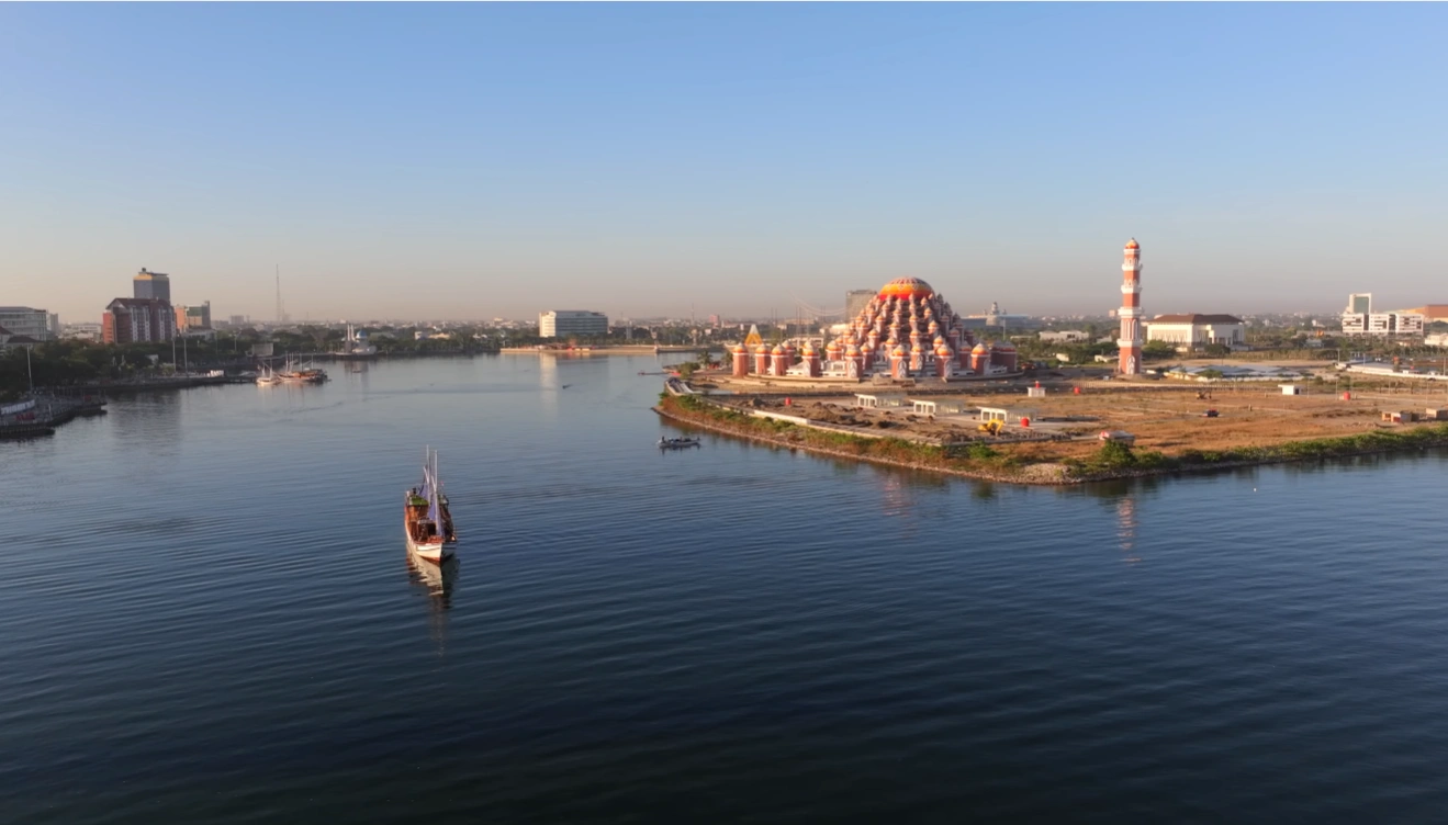 Makassar Heritage & Sunset Cruise: City Tour & Ocean Sunset