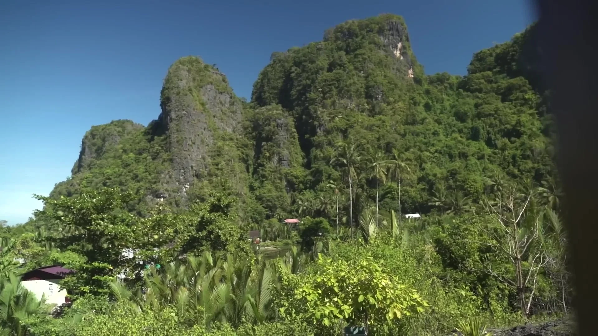 Desa Karst Rammang-Rammang: Wisata Perahu Kayu & Gua Kuno