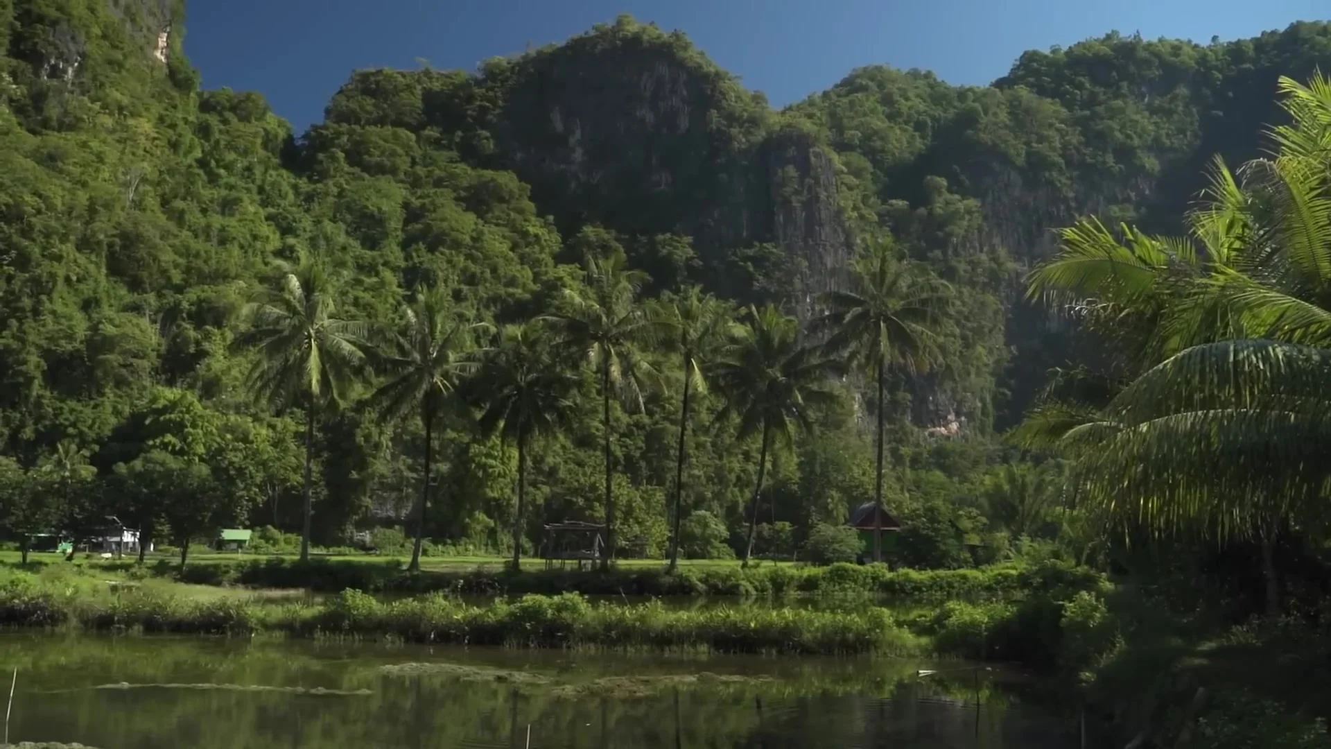 Desa Karst Rammang-Rammang: Wisata Perahu Kayu & Gua Kuno
