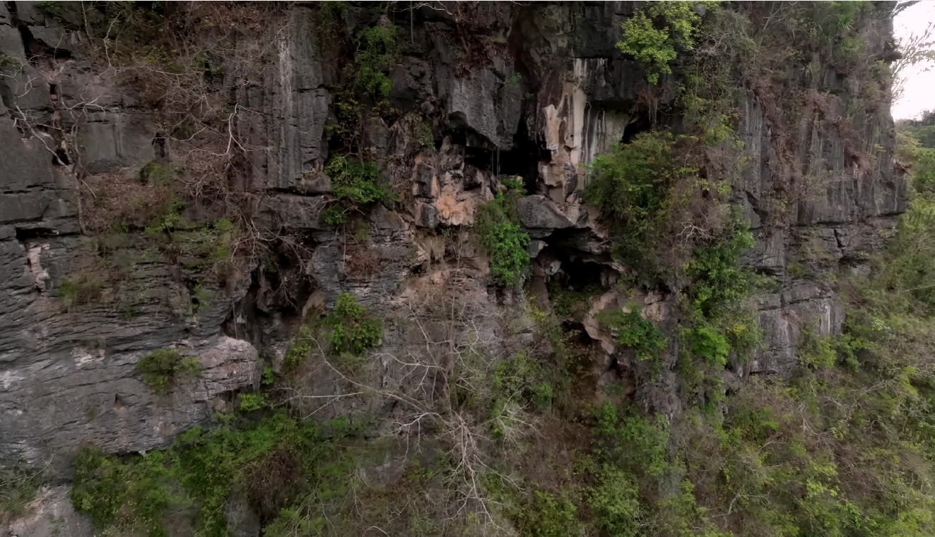 Desa Karst Rammang-Rammang: Wisata Perahu Kayu & Gua Kuno