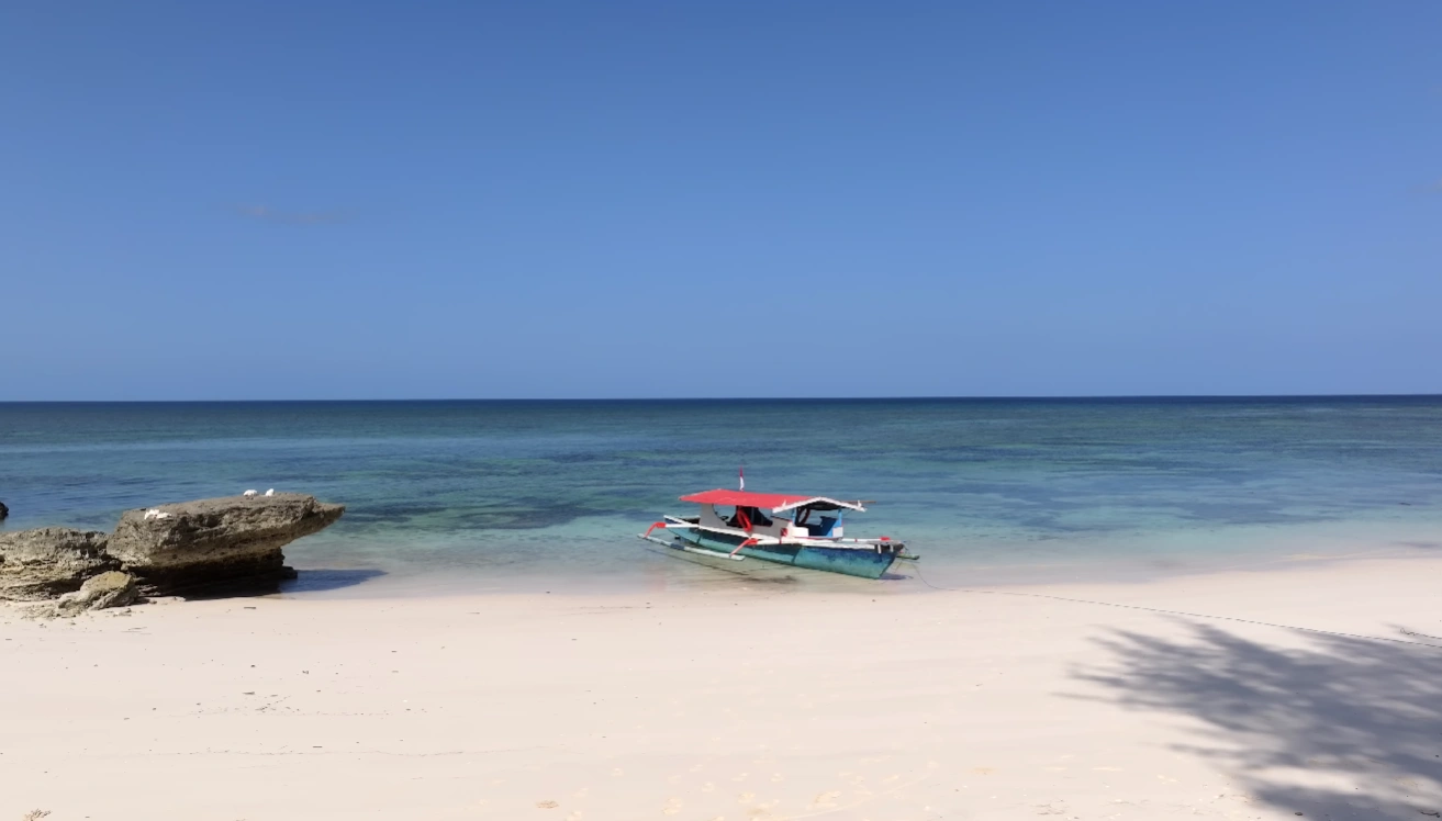 Selayar Island Escape: Pristine Reefs, Hidden Caves & Ocean Cliffs