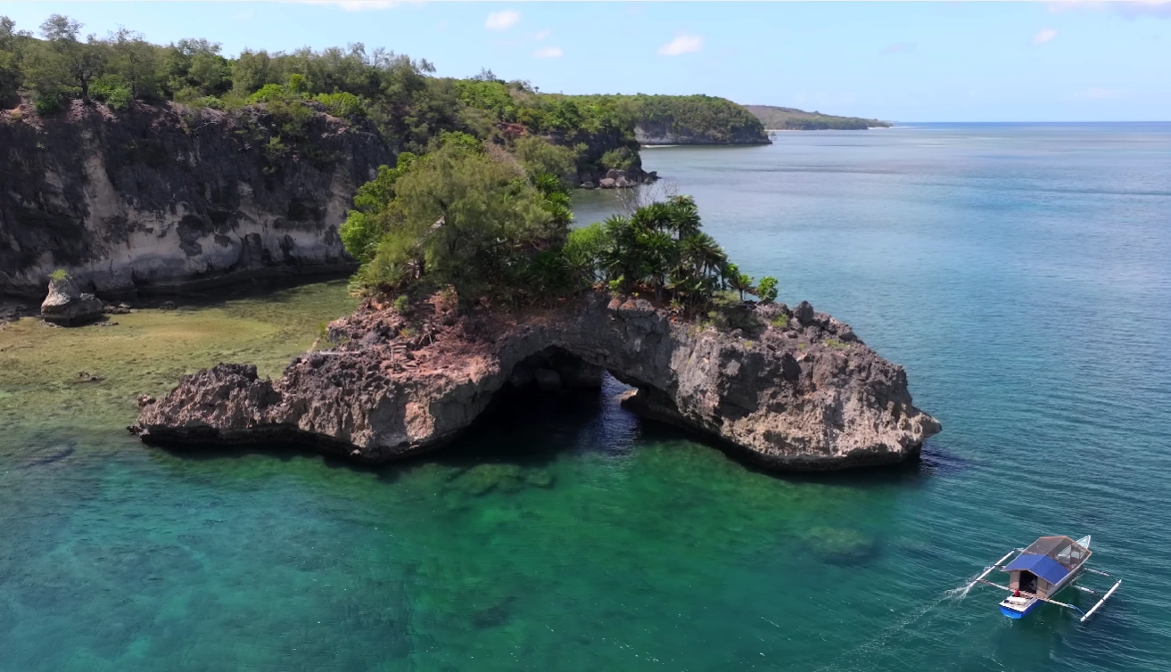 Selayar Island Escape: Pristine Reefs, Hidden Caves & Ocean Cliffs