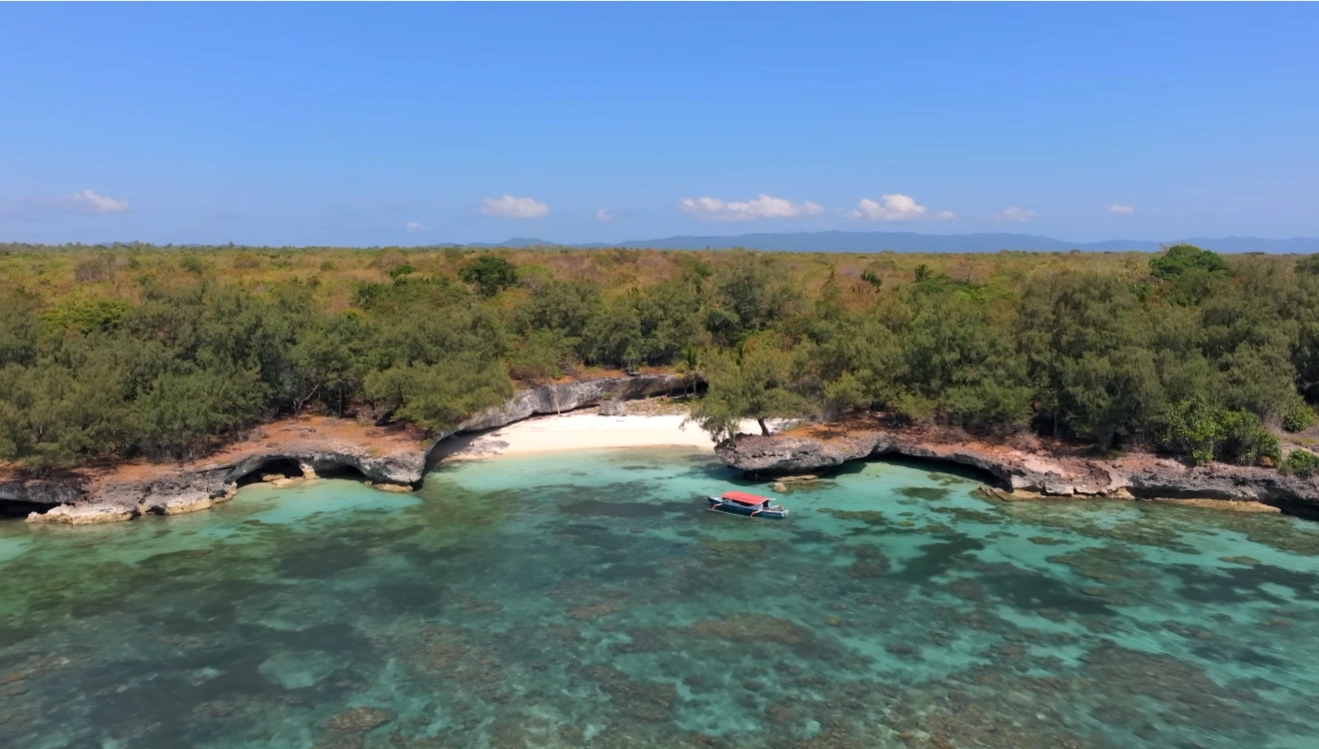 Selayar Island Escape: Pristine Reefs, Hidden Caves & Ocean Cliffs
